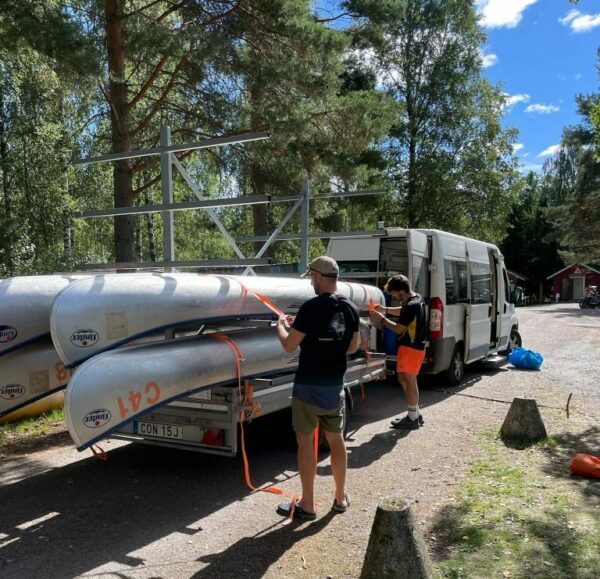 Kanuking transport kanuanhaenger kleinbus